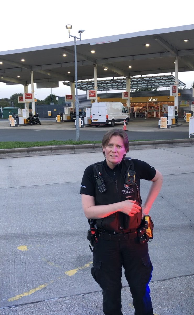 AndyPublicGB's tweet photo. 🚨MIGRANT COACHES FROM PORTSMOUTH POLICE PULL US OVER! 

Kent 🏴󠁧󠁢󠁥󠁮󠁧󠁿

We have been following the 3 migrant coaches that left Portsmouth at 4am and the Police have pulled us over to check the drivers details and check the tread of the tyres to give the coaches a head start! https://t.co/1jmLWXSyzT