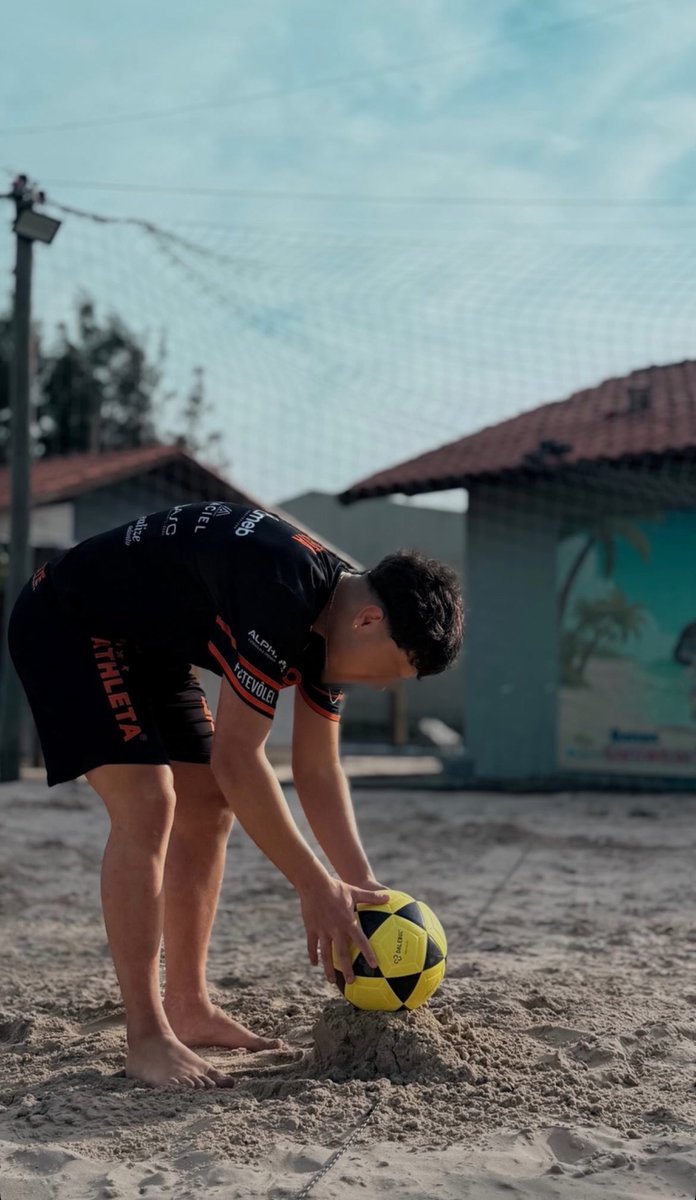 riqueswzz's tweet photo. 🏐 https://t.co/hT6KxEYHqF