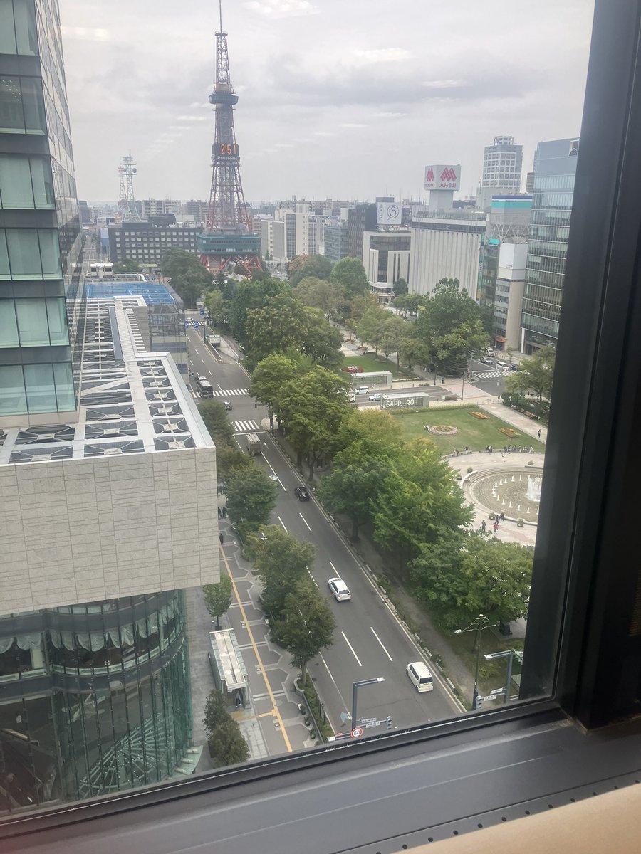 eisakudora's tweet photo. 血をぶっこぬかれにきた https://t.co/1Y5C1keknp