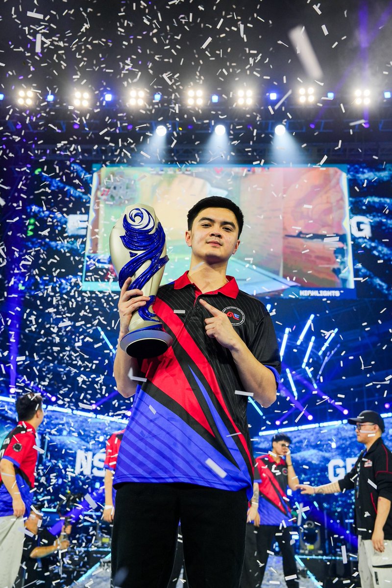 xavi8k_'s tweet photo. It’s been a long year, and I just want to say thank you for everything.

From my first year in VCT Pacific, to experiencing my first international tournament, to finally lifting a trophy. This league has given me so many memories and experiences that I’ll never forget. Kinda sad that it’s over just as I was getting to know all the staff and talent. Y’all are pretty cool.

There were a lot of ups and downs that really tested us mentally, but we never gave up. We believed in each other and kept pushing forward. I’m forever grateful that I got to play under Global Esports and alongside these amazing players, coaches, and managers.

To all the fans, thank you for the support. It truly means a lot. Whether you were cheering for us in the arena or watching from home, it meant more than you know. This championship is for you guys too.

See you all in Shanghai. 🇨🇳

Thank you, Pacific. ❤️🇰🇷