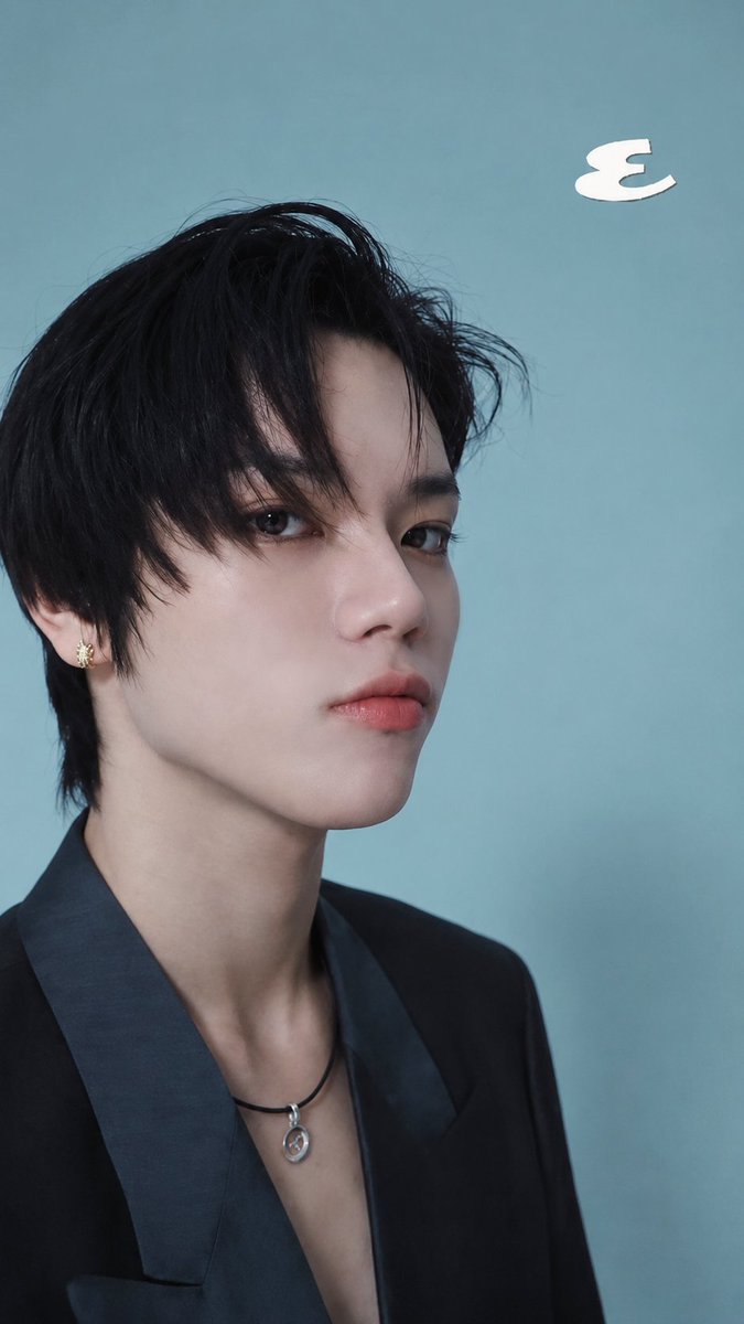 morelove_kr's tweet photo. 로고지우는데한나절 https://t.co/ucskiGXS8O