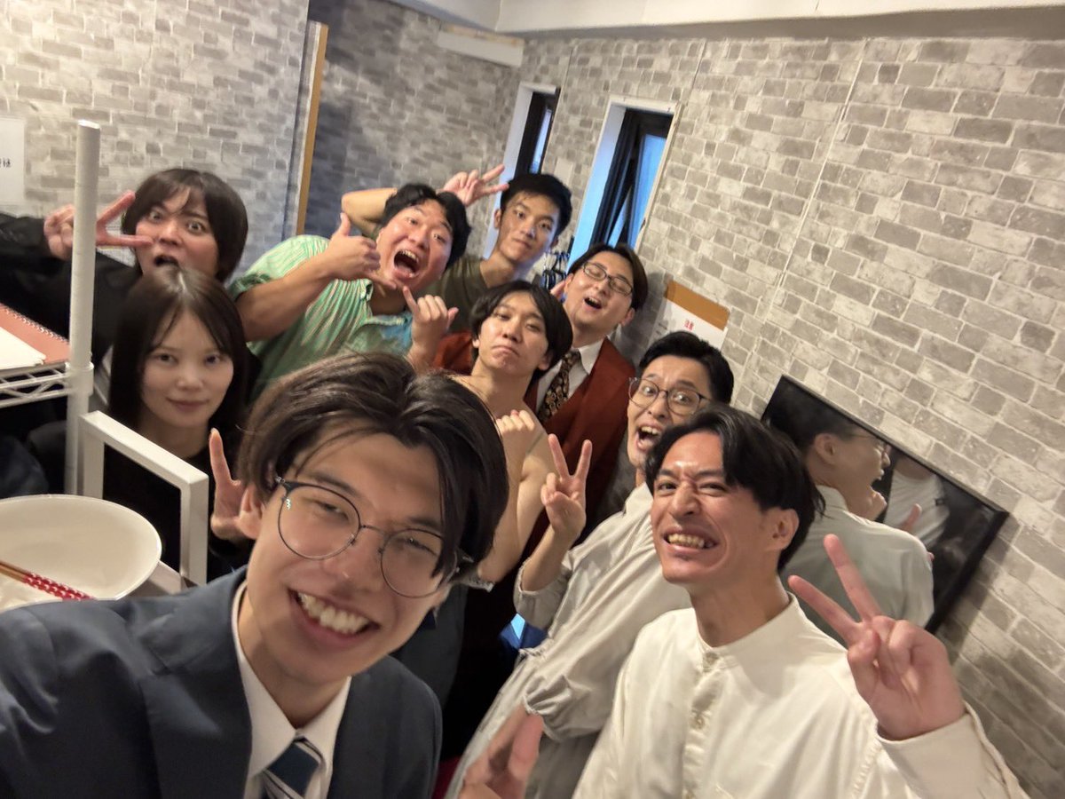 higaken222's tweet photo. 同期ライブでした。
満席にプラス4席足すというパンパンさでした笑
足元悪い中来て下さりありがとうございます！
トワイライト渚さん...本当全部かっこよかったです。音響のかっす〜さんも最後の最後までありがとうございました😢！！！
差し入れもありがとうございます♡
...シーさんの手紙沁みた。。 https://t.co/Fk6ypnrUXE