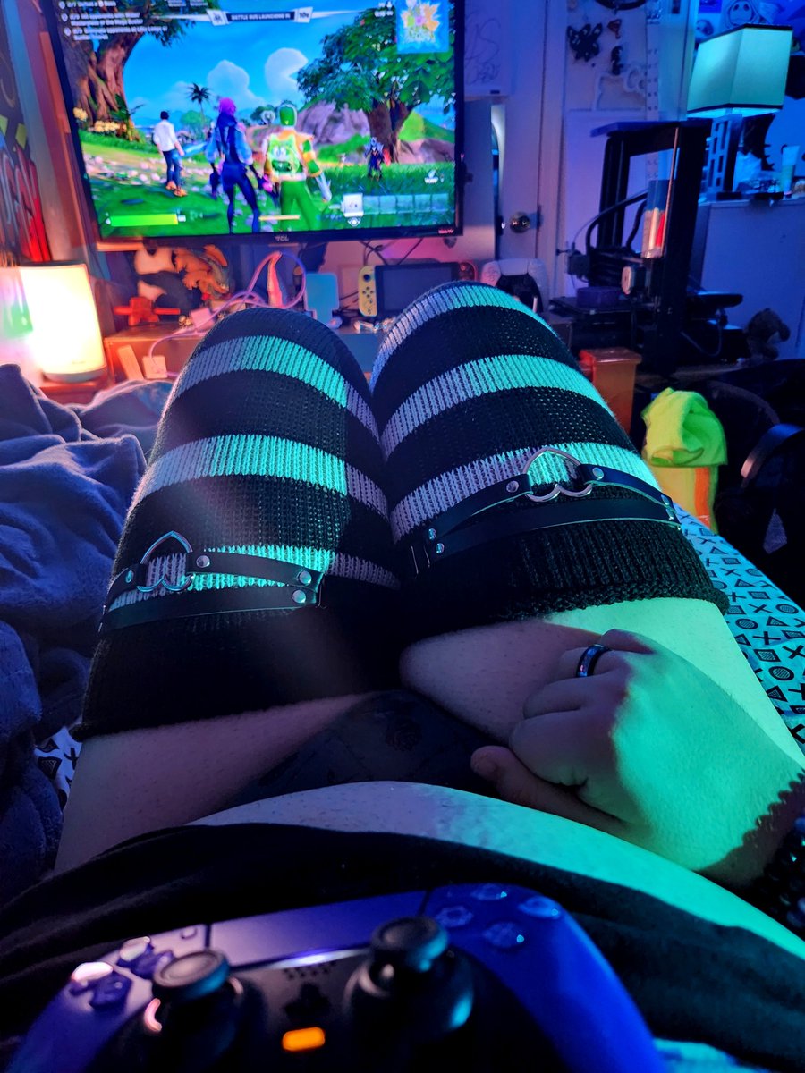 BrattyKitty659's tweet photo. Casual gaming attire ^3^ 
#Femboy #nsfwtwt #nsfwacc #nsfwcontent #nsfw #18plusfurry #thicc #thighs #LGBTQ #Bisexual #Demisexual #bottom #naughty #GoodBoy #Enjoy #Brat #Horny https://t.co/fVumltmloz