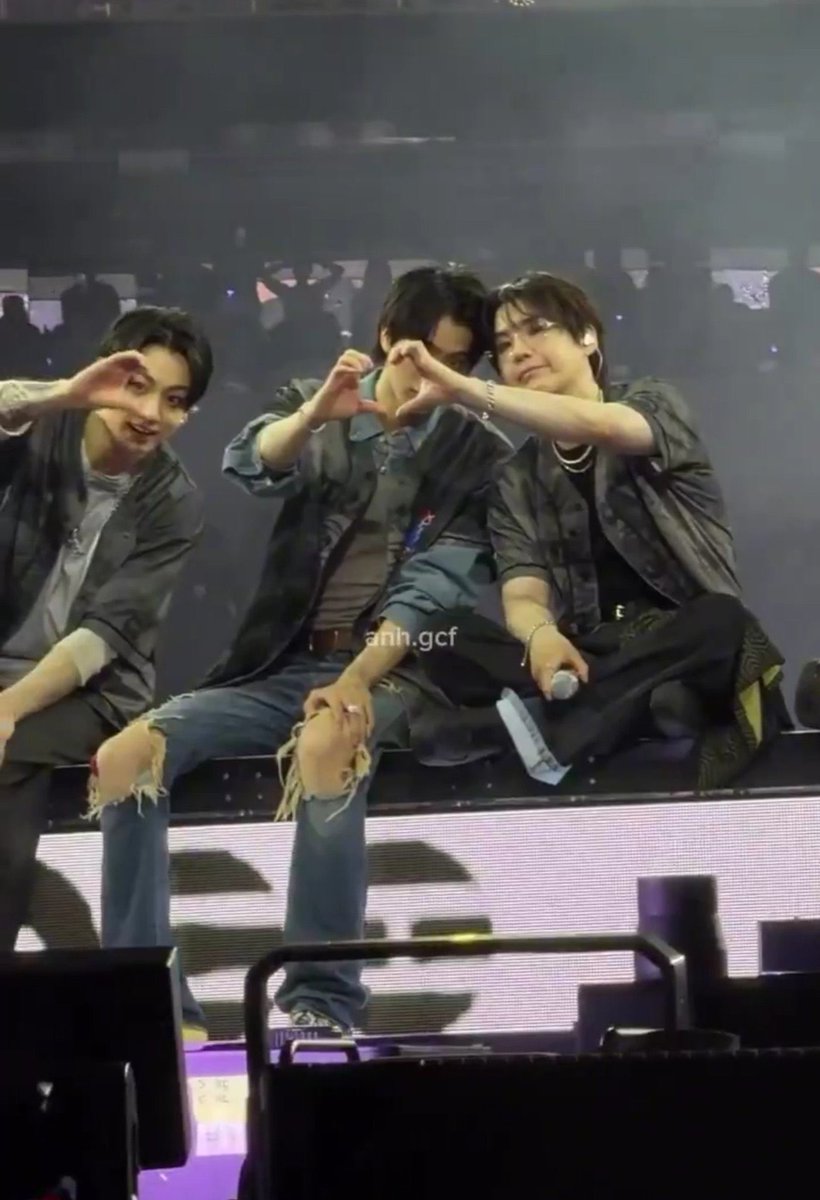 kosmicyoon's tweet photo. YOONJIN NATION OUR STOCKS HAVE NEVER BEEN SO HIGH‼️‼️‼️ https://t.co/ySTR6DUXl0