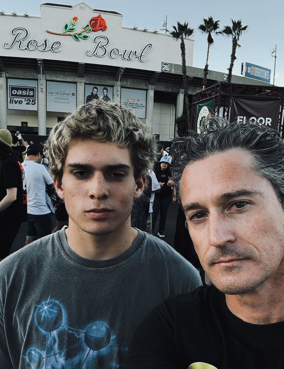 JeremyHRoden's tweet photo. A year ago today, I was at the Rose Bowl with my son @Jude_Roden18 for my birthday seeing my favorite band Oasis. Still one of the coolest nights ever. 

#Oasis #OasisLive25 #RoseBowl @oasis @liamgallagher @NoelGallagher #biblical #liveforever #supersonic #dontlookbackinanger #slideaway #losangeles