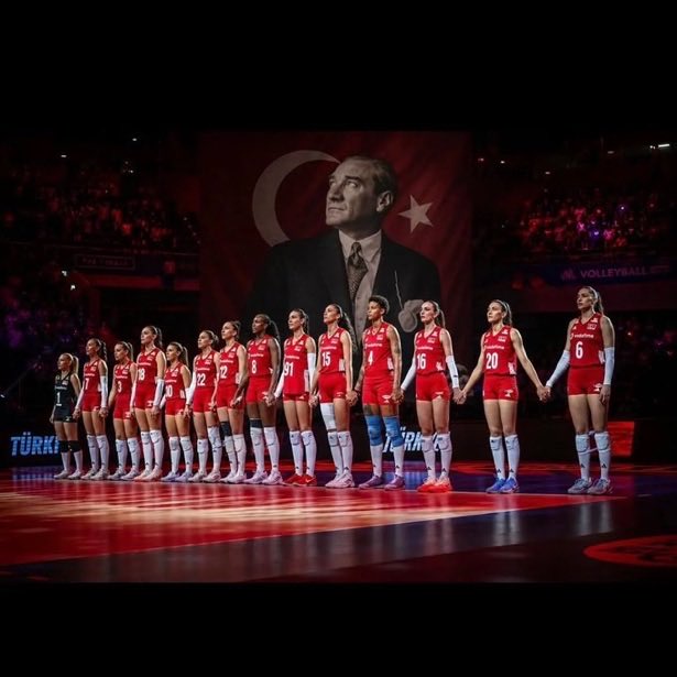 fgyesilbas's tweet photo. Bunca sıkıntı içinde yüzümüzü güldürdünüz, bizi çok mutlu ettiniz, sağolun … https://t.co/x6QAL9zViT