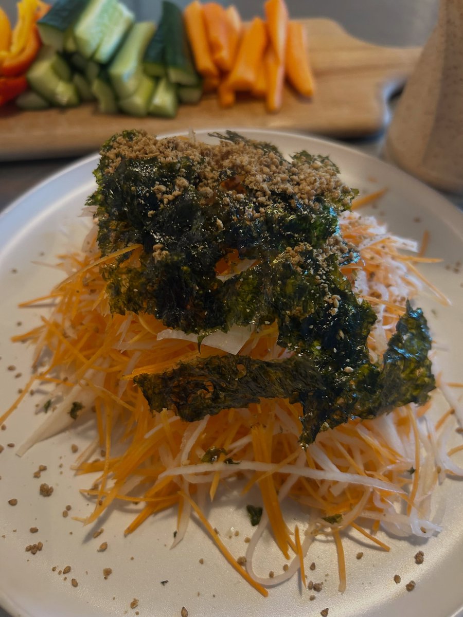 ShantelJan8xa's tweet photo. Carrot and daikon salad 
Veggie sticks 
Lasagna 
7/21/26 https://t.co/98L5RrQBhy