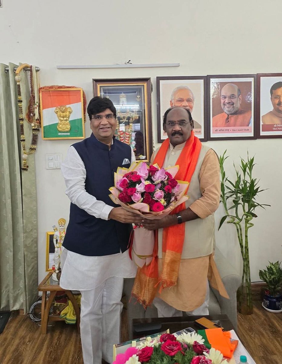 Saawansonkar's tweet photo. आज नई दिल्ली में भारतीय जनता पार्टी के नव नियुक्त राष्ट्रीय उपाध्यक्ष श्री लाल सिंह जी आर्य से भेंट कर उनका आत्मीय स्वागत किया।

@BJP4India 
@LalSinghArya https://t.co/dOFqu3Q6lC