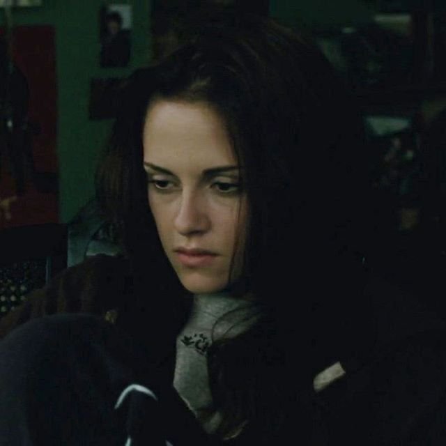 Shaynethemain's tweet photo. When i was 13 my dream was to be Bella but.. like.. not this version. So wtf universe https://t.co/UztCiNuu04