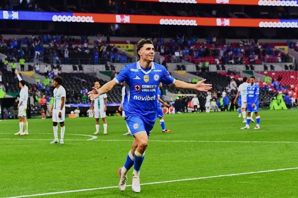 DatoAzul's tweet photo. #DatoAzul
SIGUE LA RACHA
Cruz Azul y Santos no empatan 0-0 desde hace 25 AÑOS.
La última ocasión que lo hicieron, fue en la Jornada 4 del Invierno 2001 (26/sep/01).
Hoy, el gol cayó al 89' y La Máquina sacó el triunfo por 1-0. https://t.co/QviKSVBhfs