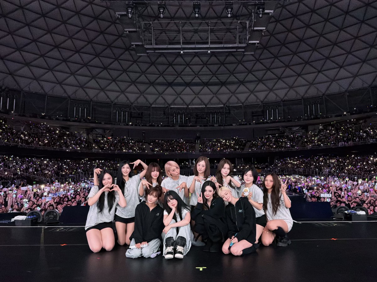 aespa_official's tweet photo. 2026-27 aespa LIVE TOUR - SYNK : COMPLæXITY - in #SANTIAGO 

#aespa #æspa #에스파
#SYNK_COMPLaeXITY
#aespa_SYNK_COMPLaeXITY https://t.co/nyWUe9FGzB