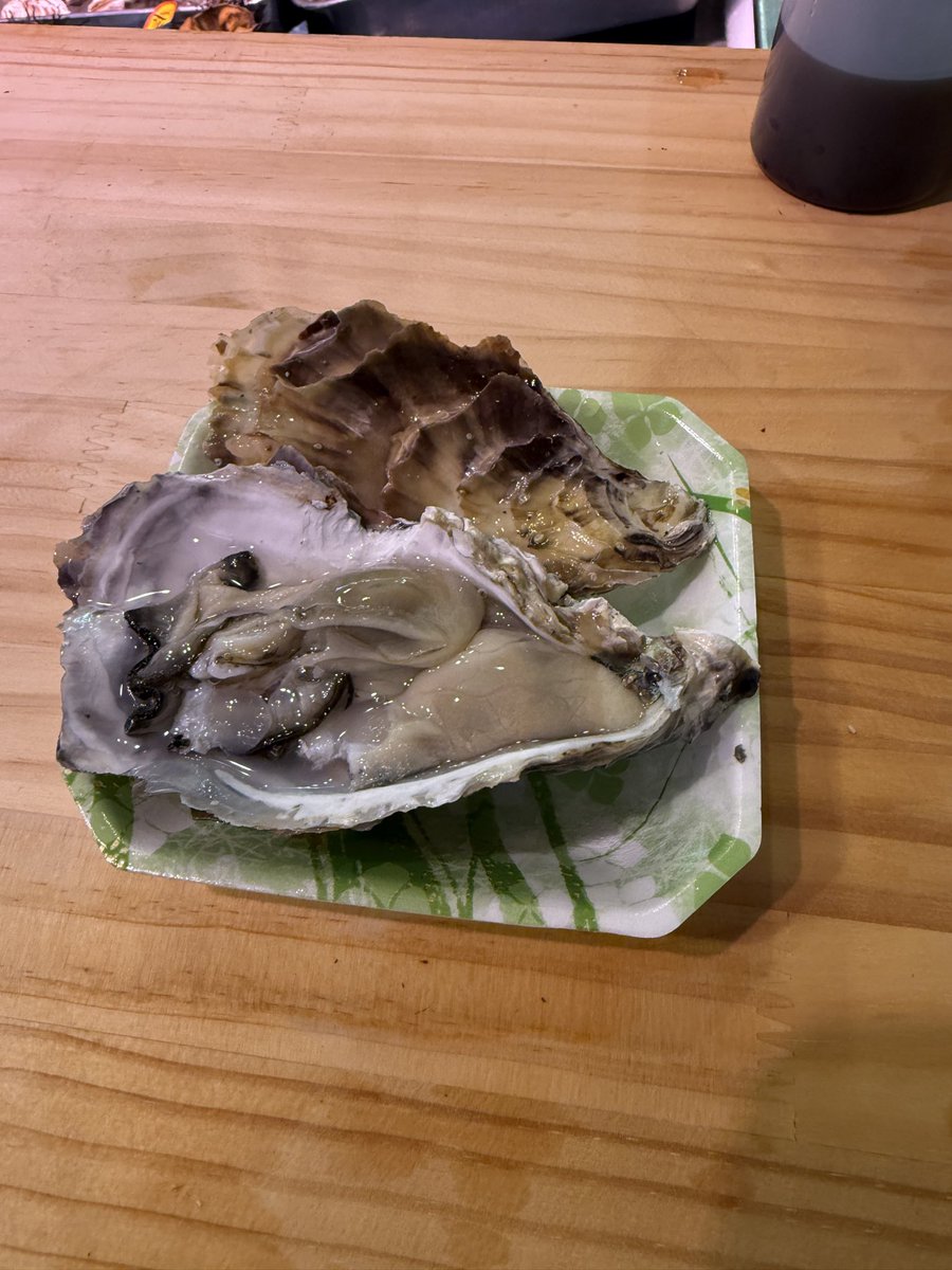 ebikichi2010's tweet photo. 本日は仕事で仙台へ。先週仙台〜郡山で購入した桃を食べ切ったので、また仙台朝市を物色して🍑ゲット、くくく…と考えていたら朝から東北新幹線が人身事故で大混乱！！
業務のスケジュールも詰め詰め押し押し！
牛タンすら拝めるかどうか…😢
#Vanityyy
#遠征後のリピート
#まだ諦めたわけじゃない https://t.co/ysjxRuXnSo