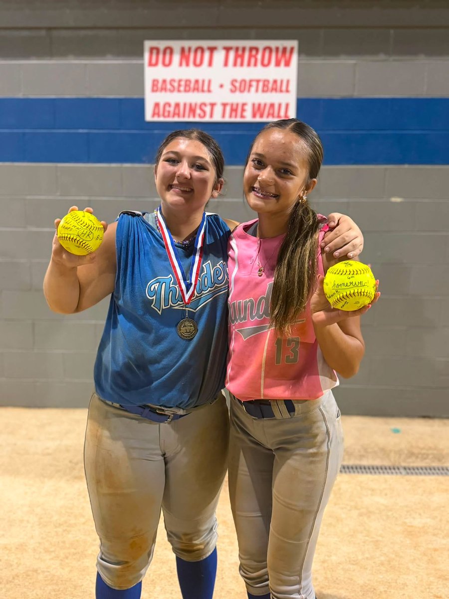 carlybentley30's tweet photo. 6th Homerun! So grateful that I ended my last 14u tournament with a big hit! On to 16u! https://t.co/T72MKnLyMZ