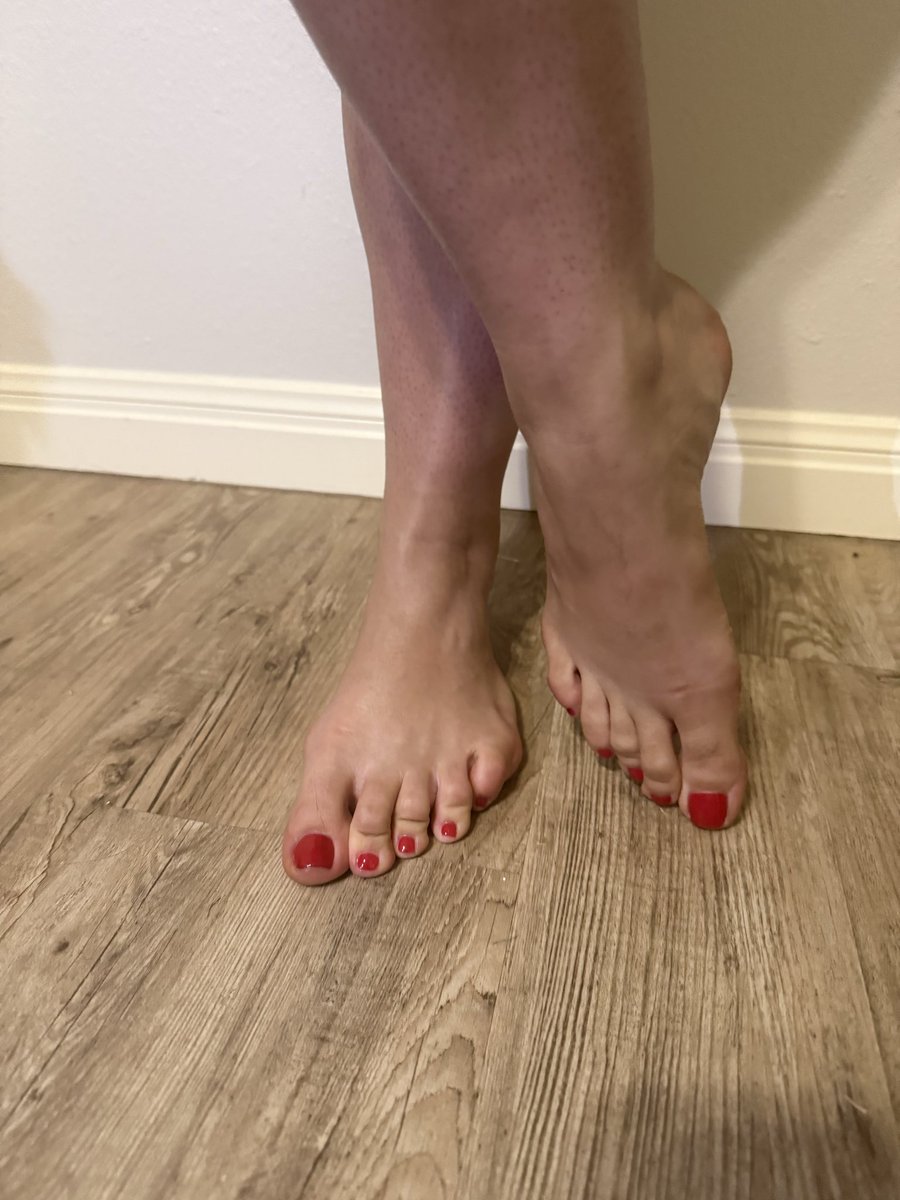 Feetsielover69's tweet photo. @FEETBUYER1p https://t.co/CPGVd05lcx