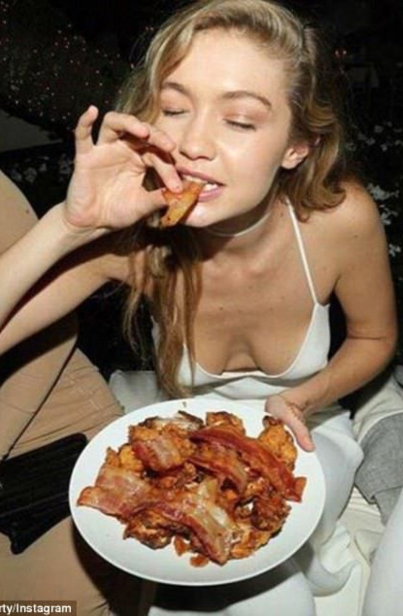 xxsbabydoll's tweet photo. I wanna be so skinny food looks like a prop https://t.co/MKtNFa4MuP