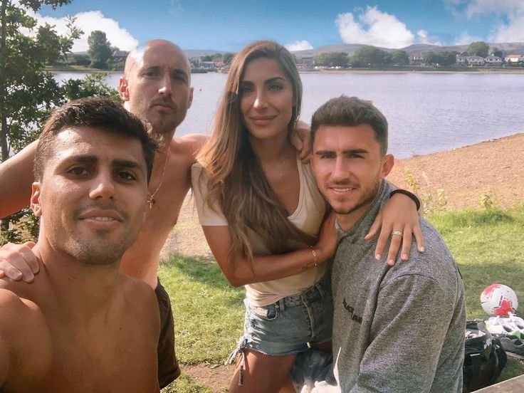 forza6rodri's tweet photo. Selamat pagi, Abang izin share foto main burung bersama temn-teman. https://t.co/jL99E4SDPM