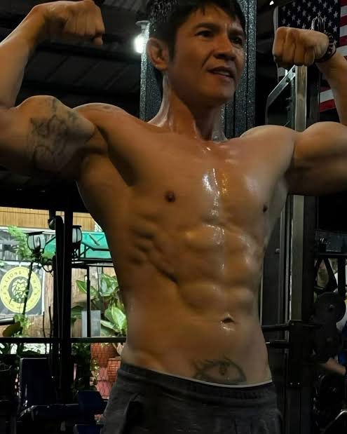 GEMSPROMAXdos's tweet photo. Hunk daddy... MANUEL CHUA! 🔥
join here to watch: https://t.co/5BFxei2Q6D https://t.co/3uXnT41N8p