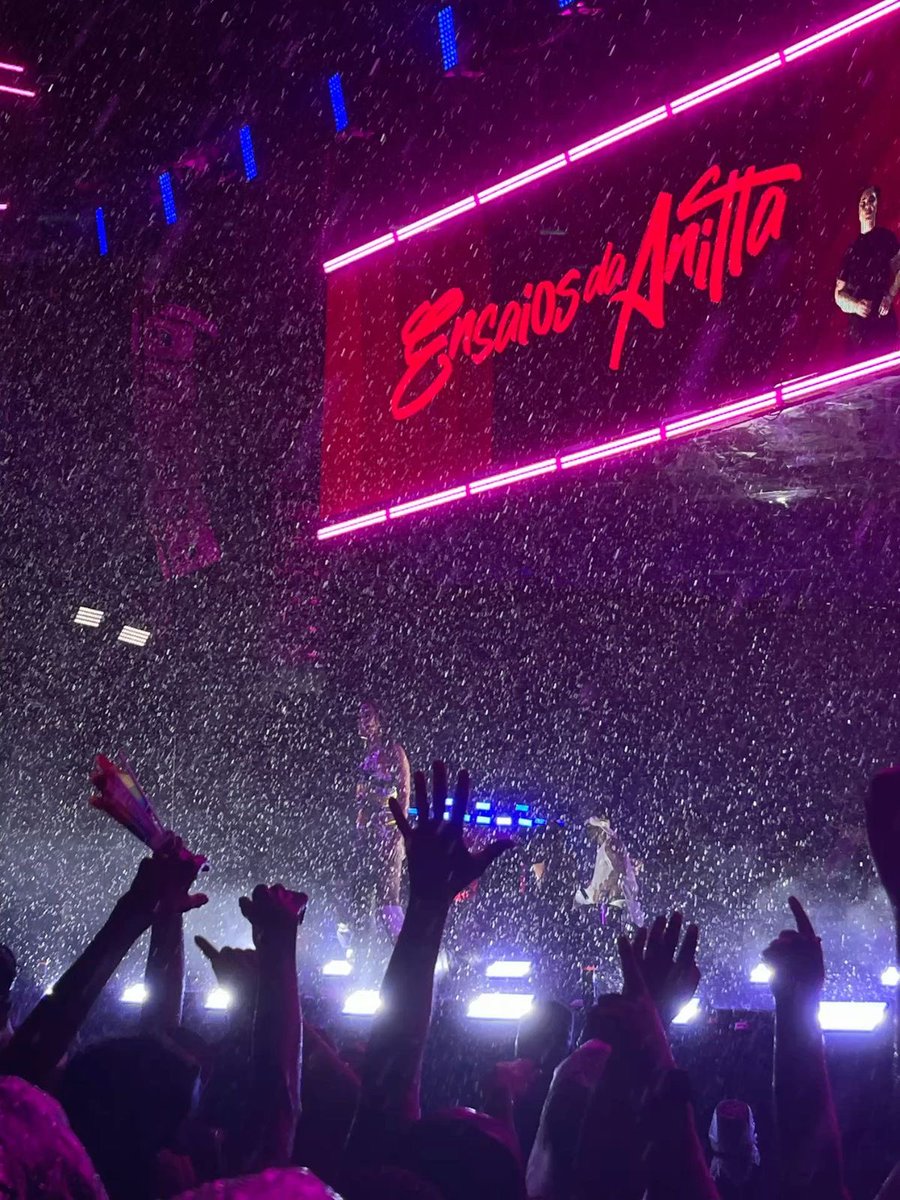 setlistpop's tweet photo. 🚨FAMOSOS: SetlisPop se pronuncia e sai em defesa de Anitta:

“Artistas são aqueles que se as redes sociais caírem, ainda sim ganharão dinheiro.” - https://t.co/58k1cgAwlL