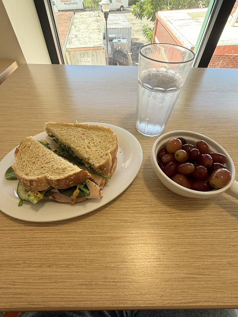 flowleafclover's tweet photo. ༺  ♰ sept 6

I fasted all day until around 4pm and had my omad. It was supposed to be a longer fast, but I’m too sick I think. 

Anyway, the sandwich was sourdough with spinach, bell peppers, cucumber, and plain mustard sauce with black pepper! https://t.co/89URQEXhwF