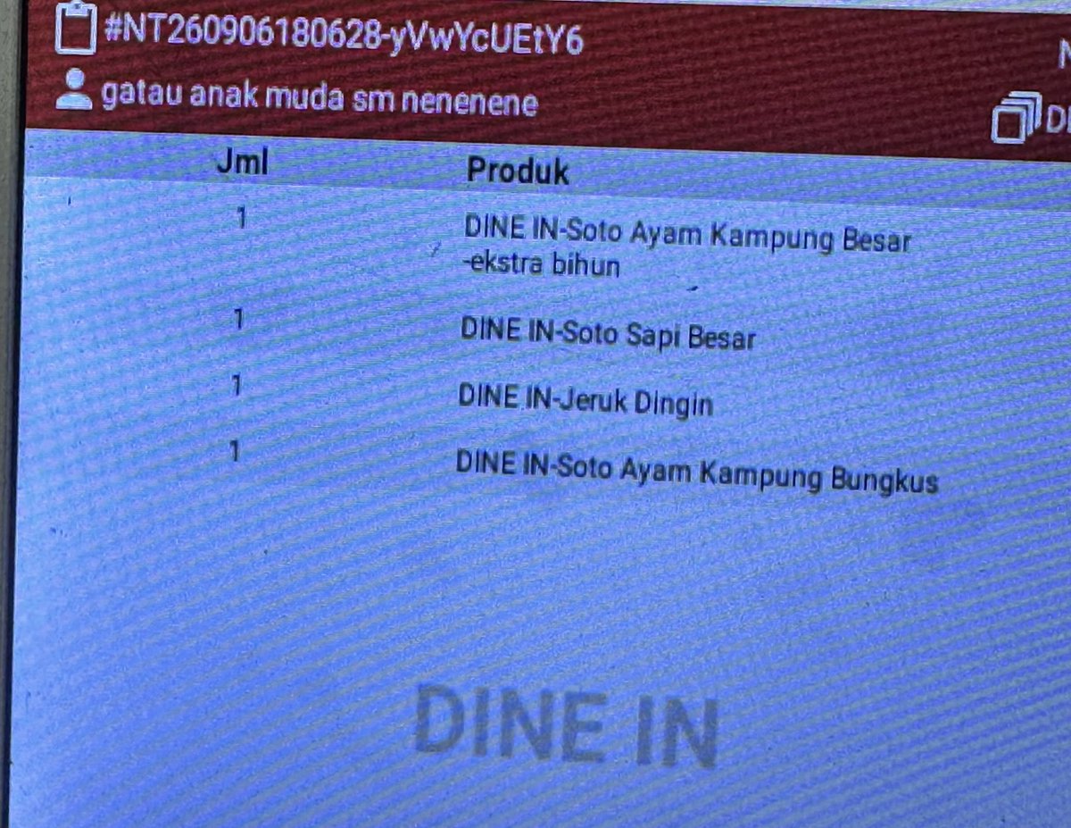KapudS640's tweet photo. pergi makan sama oma berdua 😭

🙋🏻‍♀️: “mau soto ayam 1, bihunnya banyakin. soto daging satu.”
💁🏻‍♂️: “nasinya campur semua, Kak?”
🙋🏻‍♀️: “campur semua.”
💁🏻‍♂️: “atas nama siapa, Kak?”
🙋🏻‍♀️: “Angel.”
pas bayar di kasir... 😭😭 https://t.co/kAw84F01QL