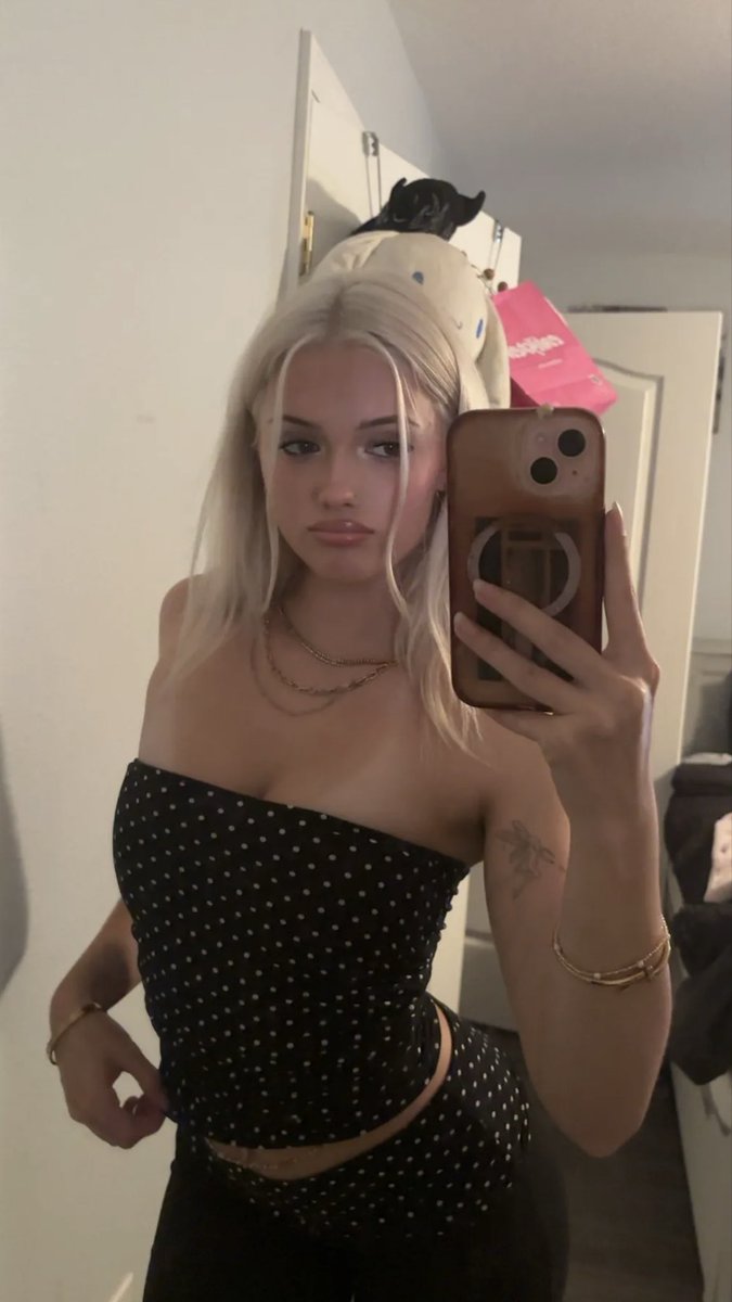 blairyummy's tweet photo. hiii https://t.co/vi5fMbQvgX