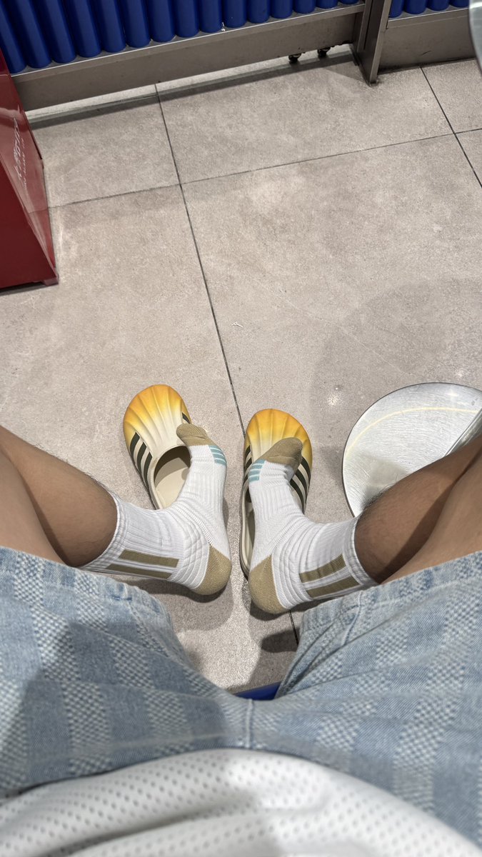 Jerrysonqi's tweet photo. 讨厌星期一😤 https://t.co/izA5zxTQyQ