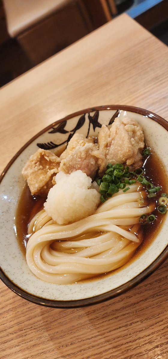 dteUDON's tweet photo. こんしゅーのうどん
鶏カラおろしぶっかけ🐔

たまに唐揚げとか作っちゃう https://t.co/MSRpZJRNie