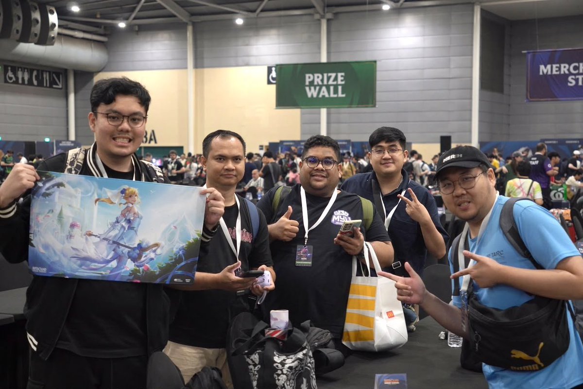 Aaron_Huiki's tweet photo. The list I piloted to top128 at #RQSingapore  the list could definitely be better, frozen fortress is quite insane with the amount of tentacles running around. 

Sometimes you just need to believe in the heart of the cards.

Playing against 7 kennens out of 13 rounds is crazy!! https://t.co/6ftr28XbgL
