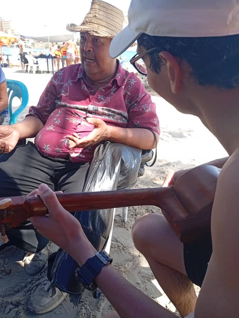 crmarti23's tweet photo. Se acerca el día de Nuestra Señora del Valle y desde margarita andamos ya preparaos, mis compaitos. https://t.co/0DCJ78W39t