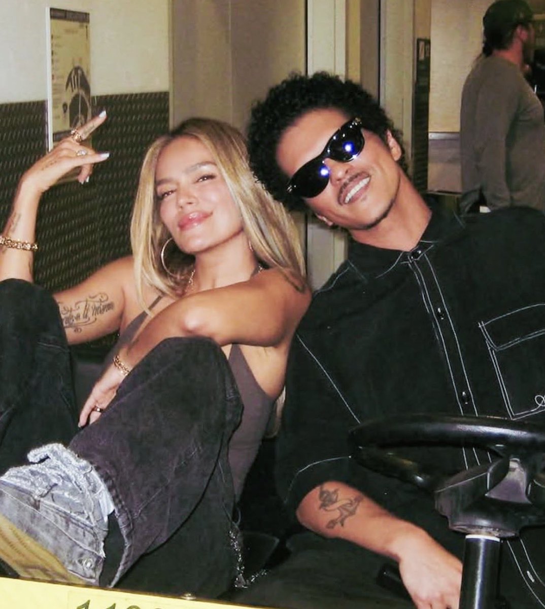 inhypee's tweet photo. Well, Karol G and Bruno Mars flopped stiil 🫢 https://t.co/00XmNe35iQ