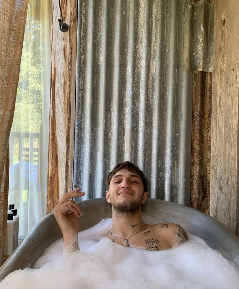 forza9hadid's tweet photo. Usahakan mandi dulu sebelum berkegiatan. https://t.co/nkjSPmwWhC
