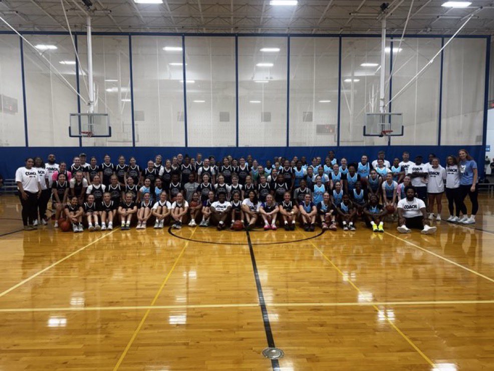 Molly_Popp2030's tweet photo. Fun afternoon competing with other talented girls @PrepGirlsHoops IN Freshman Showcase yesterday! Thank you, @PGHChristopher, @BJBradley279, @CoachEmilyPGH! Looking forward to my Freshman year!
@BrebeufGBB @HurricaneDij39 @PGHIndiana @natjmorse https://t.co/0empEh0axv