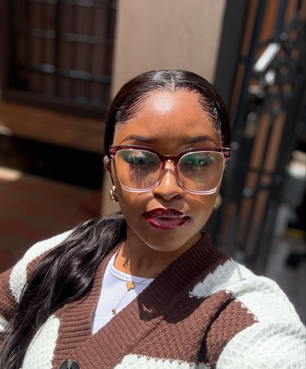 Sandile_Mbathar's tweet photo. 🍫  Be Honest , How many Cows for me 🐄  ? 🤍🙈 https://t.co/HpCzTqbBNG