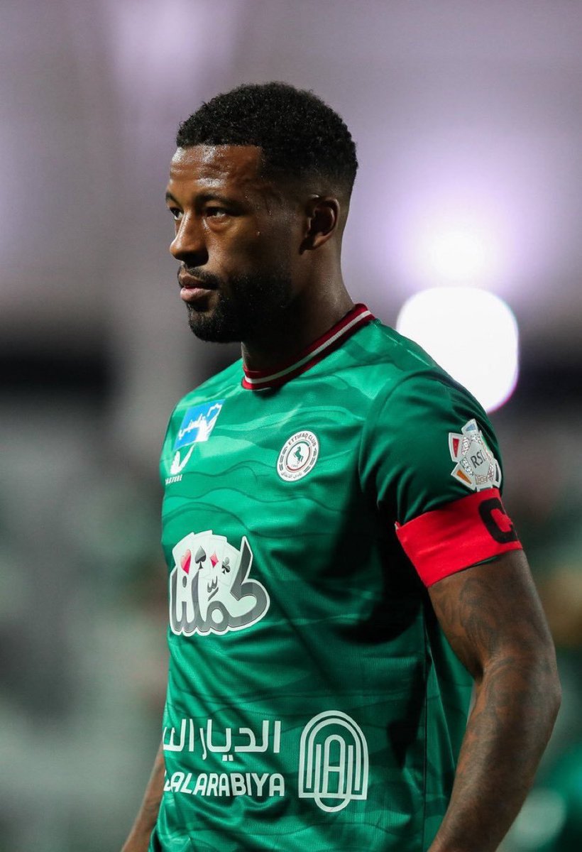 mustafa_aldarbi's tweet photo. الأفضل كان الانتظار للشتويه وجلب لاعب احتياج بدل ما يتورط النادي في زيادة عدد اللاعبين بدون فائده .. النصيري ولوبي مثلاً طموح الجمهور ونادي #الاتحاد يستحق الافضل .. اتمنى في الشتويه جلب طرف ايمن بديل للنصيري https://t.co/zQLusK5H9S