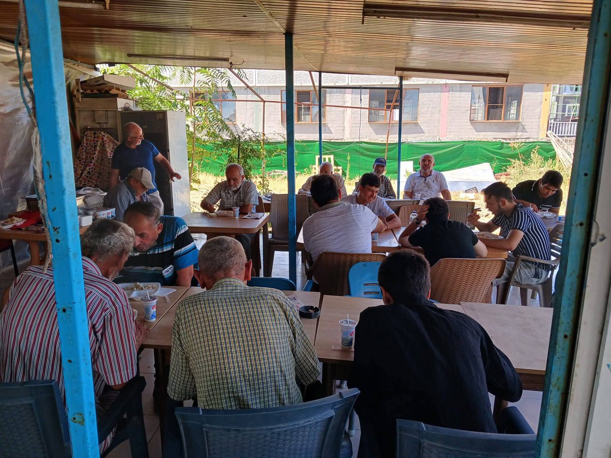 usak_saadet's tweet photo. 📍 Saadet Partisi Uşak/Eşme 
Geleceğimizin teminatı gençlerimizle Eşme İlçemizde bir araya gelerek;
Yaşanabilir bir Türkiye ve Yeniden Büyük Türkiye hedefimizle ilgili istişarelerde bulunduk. 

Gençlerimizin geleceğe dair umutlarını yeşertmeye ve büyütmeye çalıştık. https://t.co/aQwoWvv2h1
