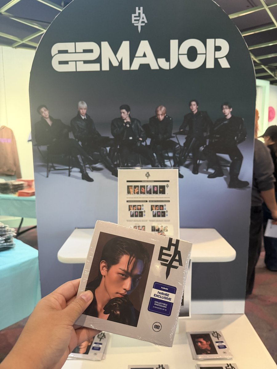 hotteokatiny's tweet photo. Heating it Up with @hello82official @hello82dallas for the @82MAJOR_231011 popup 🔥🔥🔥 #82MAJOR_AlbumReleaseEvent
#hello82 #82giveaway https://t.co/1XFfUm7kfq