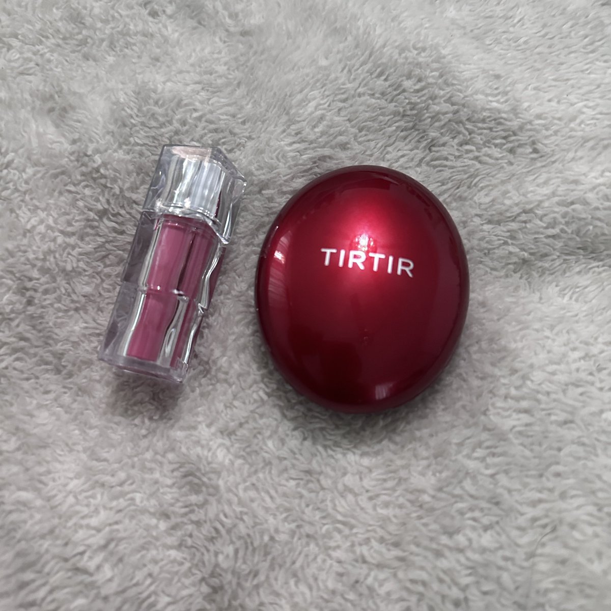 tearsdryon's tweet photo. ส่งต่อ Tirtir mini red cushion คุชชั่น สี 21w +ลิป waterism glow tint สี 12

ใช้น้อย ไม่มีพัฟ

คู่ 80฿ รวมส่ง https://t.co/dNWCvxnIfG
