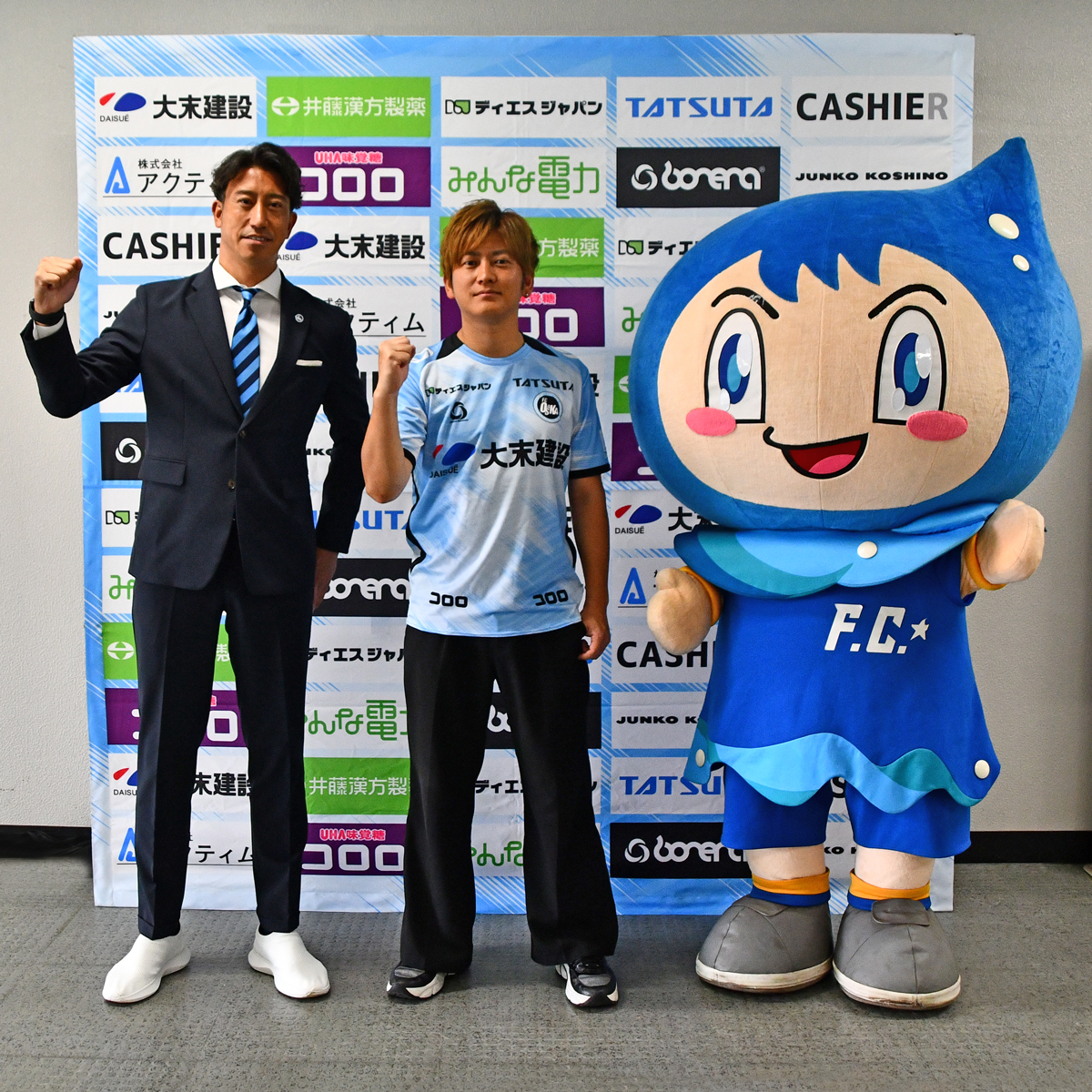 FCosakaOfficial's tweet photo. 【クラブ】
FC大阪30周年記念 公式応援ソング「約束の場所へ」完成のお知らせ

クラブ創設30周年記念企画のひとつとして、FC大阪の30周年記念公式応援ソング「約束の場所へ」が完成いたしました❗️
FC大阪30年の歴史と、これから始まる新たな未来。
まだ見たことのない景色へ。
ともに、約束の場所へ。
ぜひ、FC大阪30周年記念公式応援ソング「約束の場所へ」をお聴きください。

詳細、大根雄馬さんからのコメントは⏬️
https://t.co/xHxCWlcRWF

#FC大阪 #fcosaka #J3 #鍛錬 #大根雄馬