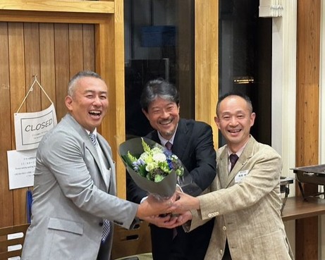 aumganka's tweet photo. 9月5日北海道眼科集談会がありました。 旭川医大からも6人のドクターが発表し、懇親会＋旭川医大から就任された横田先生の教授就任祝賀会で大勢の先生方が参加してくれました。 医局の垣根を越えて交流し大いに盛り上がりました。#旭川医大 #札幌医大 #北海道大学 #眼科学講座 #北海道眼科集談会 https://t.co/XMUjsOLjqL