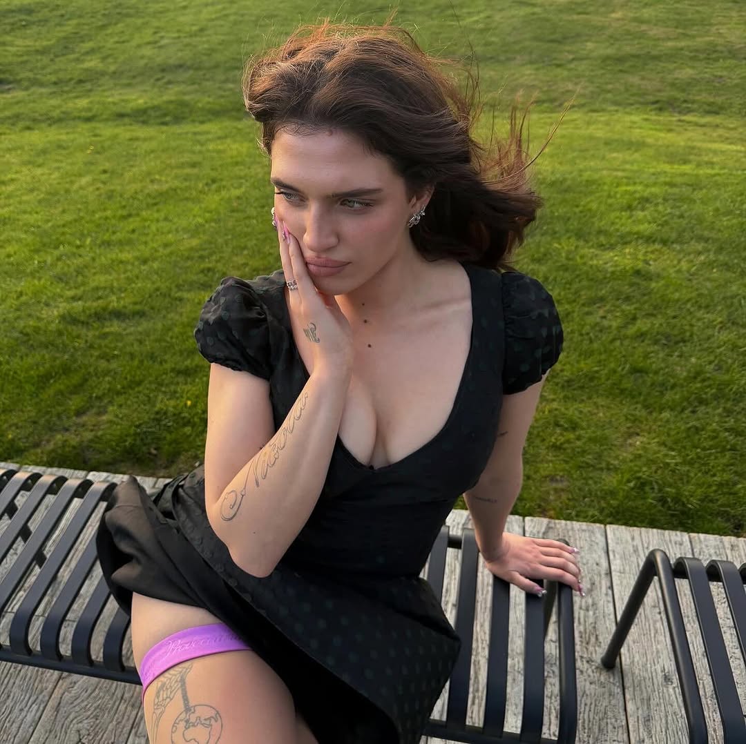 maemuller4lbv's tweet photo. 🐇💋TELL YOU THAT 🫦 OUT FRIDAY 🫦 https://t.co/ZwhwGADBBG