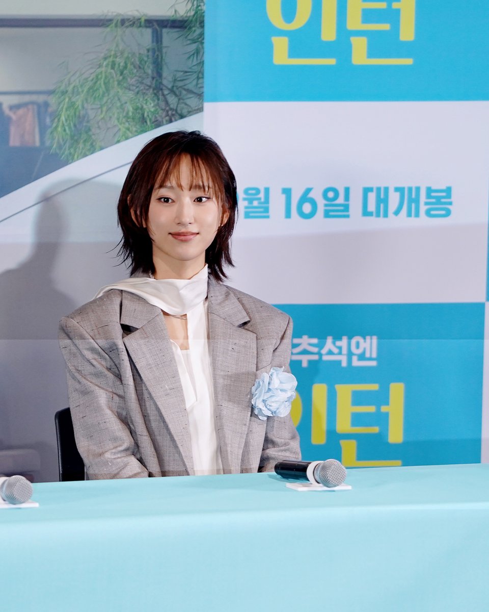 vastprbot's tweet photo. [VAST MAKING]

배우 류혜영이 출연한 영화 '인턴'의 
언론배급시사회와 VIP시사회에 참석했습니다💖

재치있는 답변과 밝은 에너지로 행사장을 지배(?)해버린 
혜영의 예의바른 고양이 모멘트에 여러분도 빠져보세요😻

#류혜영 #RYUHYEYOUNG #영화인턴 #민아
#VAST엔터테인먼트 https://t.co/EHNBWrLXz9