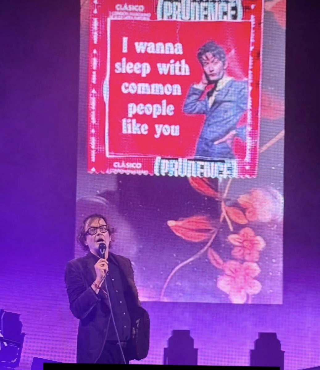 quiero_pozole's tweet photo. JSKSBSKSJ jarvis se enteró d la existencia d los freebies q dieron en méxico 😭😭😭 https://t.co/j3eoZBWyYU