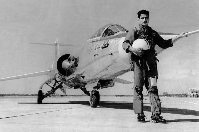 Irves_Watch's tweet photo. Happy Airforce day Pakistan.
In 1965 war Pakistan Airforce shot down 114 Indian Airforce jets. https://t.co/XFmSNQMVnY