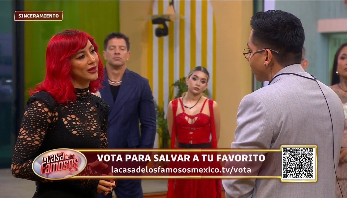 Neskadresmi's tweet photo. Flor vigna quiere que se vaya heces Pérez la amo !!! FLOR SE QUEDA #FlorSeQueda #LaCasaDeLosFamososMx https://t.co/aSBJoGDyBj