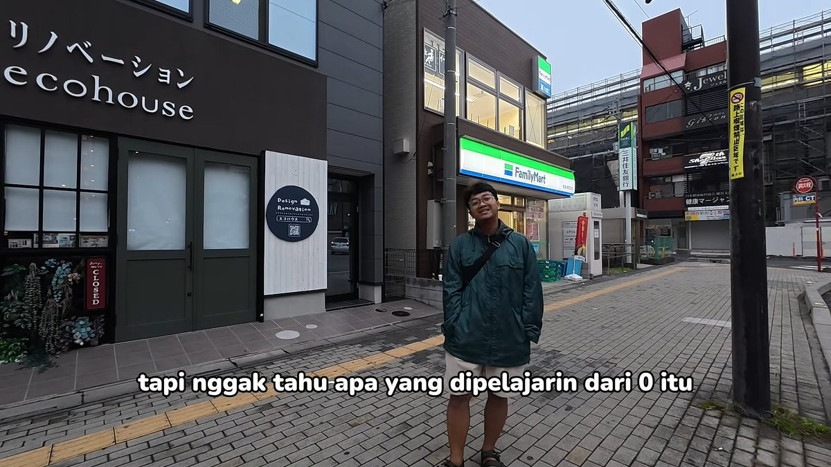 karirfess's tweet photo. Baru nonton cerita mas Tio~

Dia kerja IT di Jepang...
- Kerjanya infrastruktur IT. Bukan coding. Urus sistem dan server supaya aplikasi kantor tidak mati
- Masuk lewat job fair di Indonesia, November 2025. Berangkat Mei, visa engineer 5 tahun
- Lolos tanpa sertifikat JLPT. Buku Minna no Nihongo sudah tamat 50 bab, tetap kaget
- Satu-dua bulan pertama rapat terasa bahasa alien. Baru bulan ketiga mulai nyambung
- Makanan halal di sekitar rumah susah. Sering masak sendiri