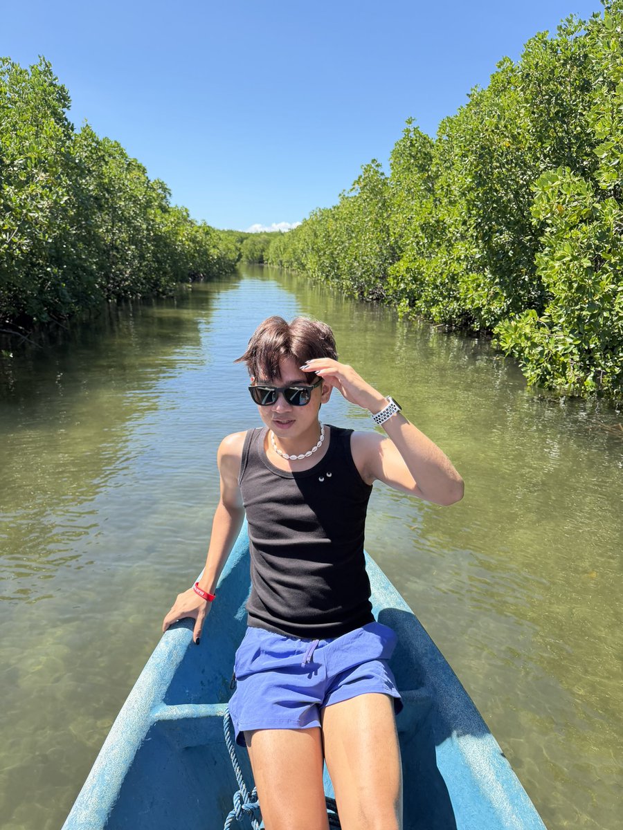saiintjames's tweet photo. QUEER FRIENDSHIP APPLICATION]

name: mateen
age: 20
occupation: uni student
height: 168
mbti: ENFP 
hobby: jalannn, skating, kulineran, naik gunung, asking a random question to chatgpt
fun fact: will do a lil dance if the food is good https://t.co/XBPyHEMvKz