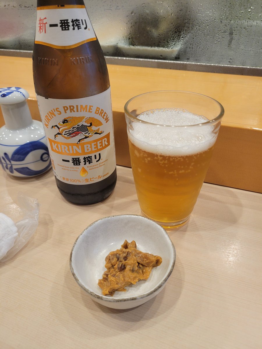 mk_rfu's tweet photo. 礼賛ライブ後はホテルで頼んだハンバーガーで飲んで余韻に浸る。
今日は豊洲市場で寿司!
後でサウナへ行く😆

次はindigo市川😍 https://t.co/edAoLsmQVZ