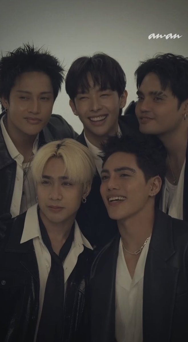 woofzoey's tweet photo. ot5 pic ✨

#SB19 #UySB19 #ananBackCover 🐐🇵🇭 https://t.co/nFAz57pp8V