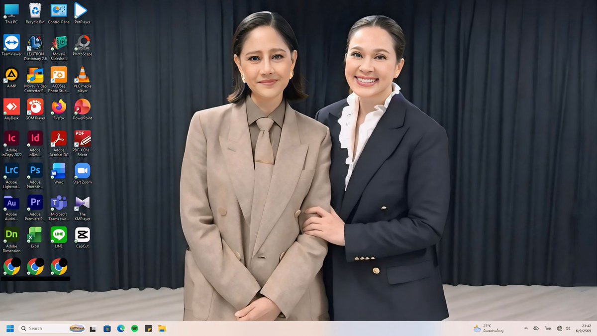 kawee_watth's tweet photo. รูปหน้า Desktop กุร้อยทั้งร้อย (คนที่ไม่ติ่งดารา) ใครเห็นก็ว่า “คนไหนแม่แกอะ” https://t.co/ZTDK2XyYvd