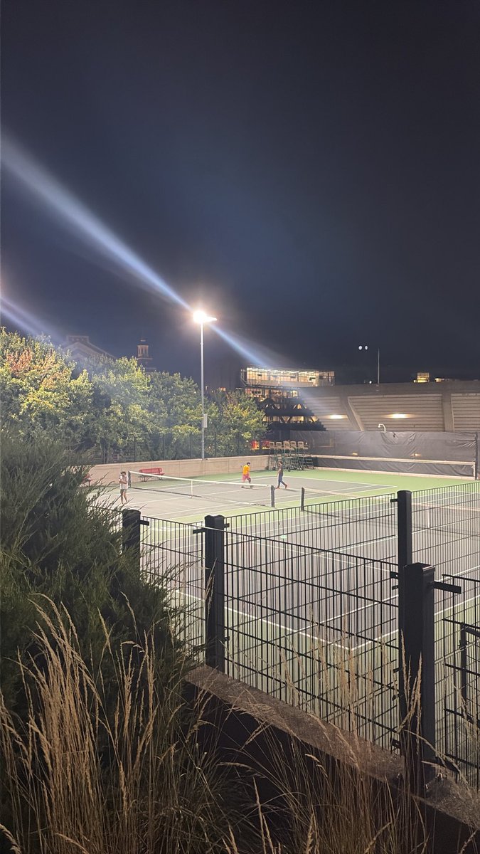 bag_brady's tweet photo. pickleball at 2 am on labor day???? #timeandplacefoethisshit https://t.co/XC0jmJiuBA